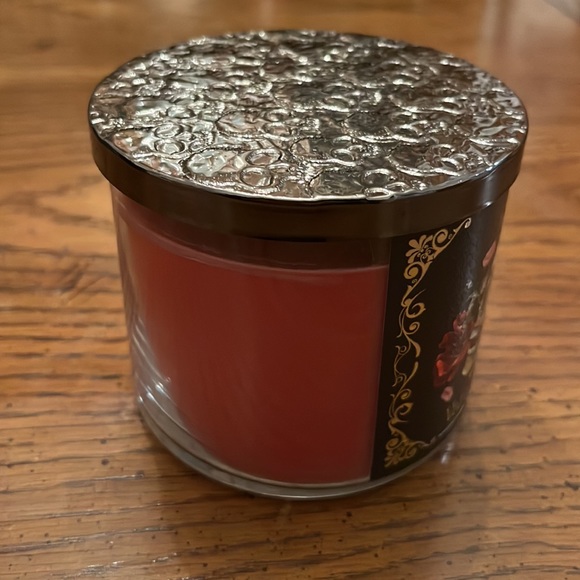 Bath & Body Works Vampire Blood candle and Wicked Vanilla Woods hand‎ soap - Picture 5 of 12